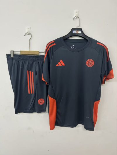 2025/2026 Bayern Munich Training suit Football Shirt 1:1 Thai Quality