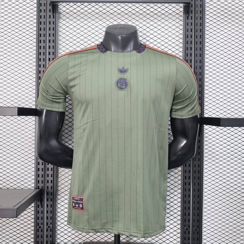 2025/2026 Player Version Bayern Munich Casual style Football Shirt 1:1 Thai Quality