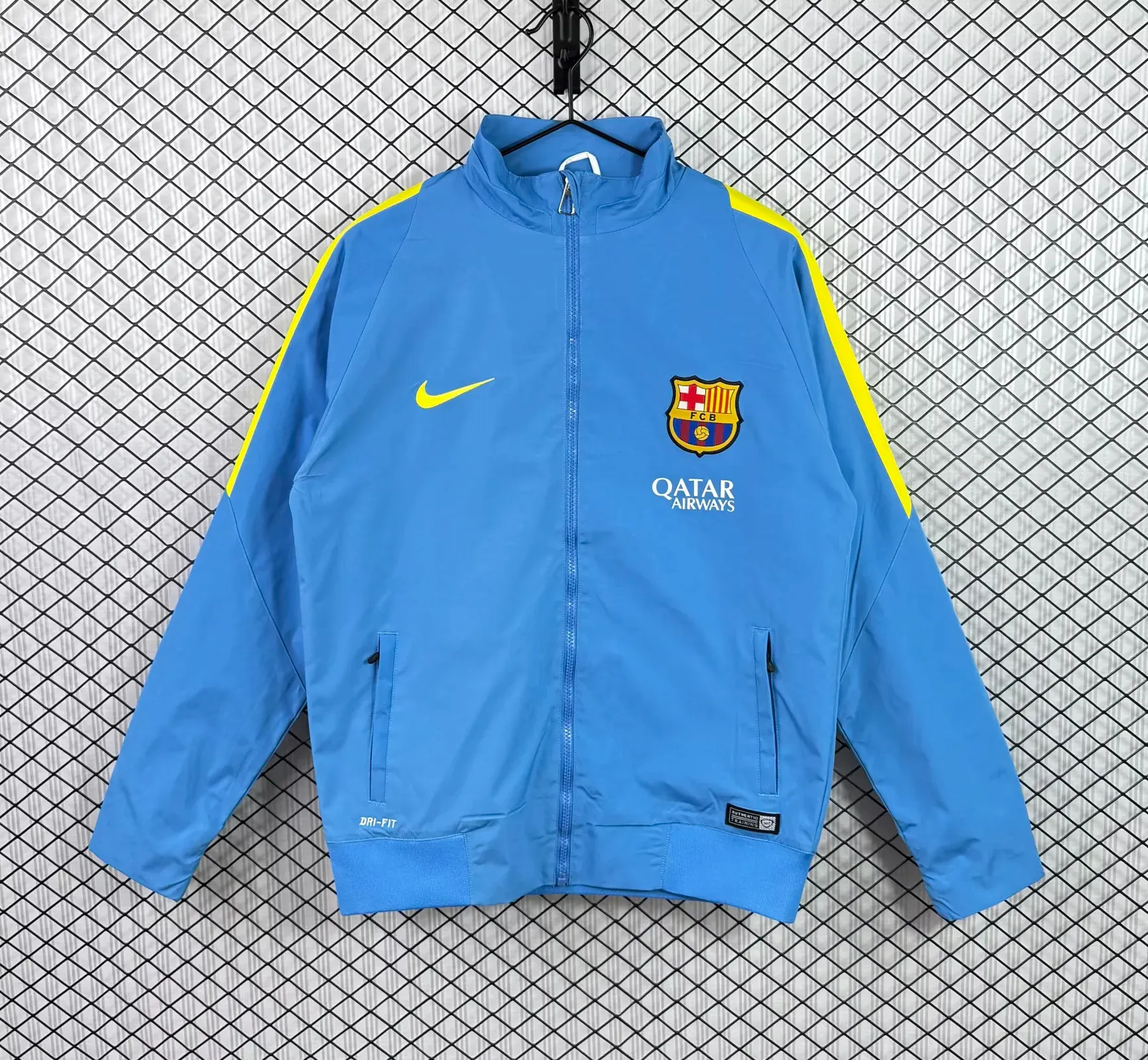 2015/2016 Retro Barcelona Windbreaker Football Shirt