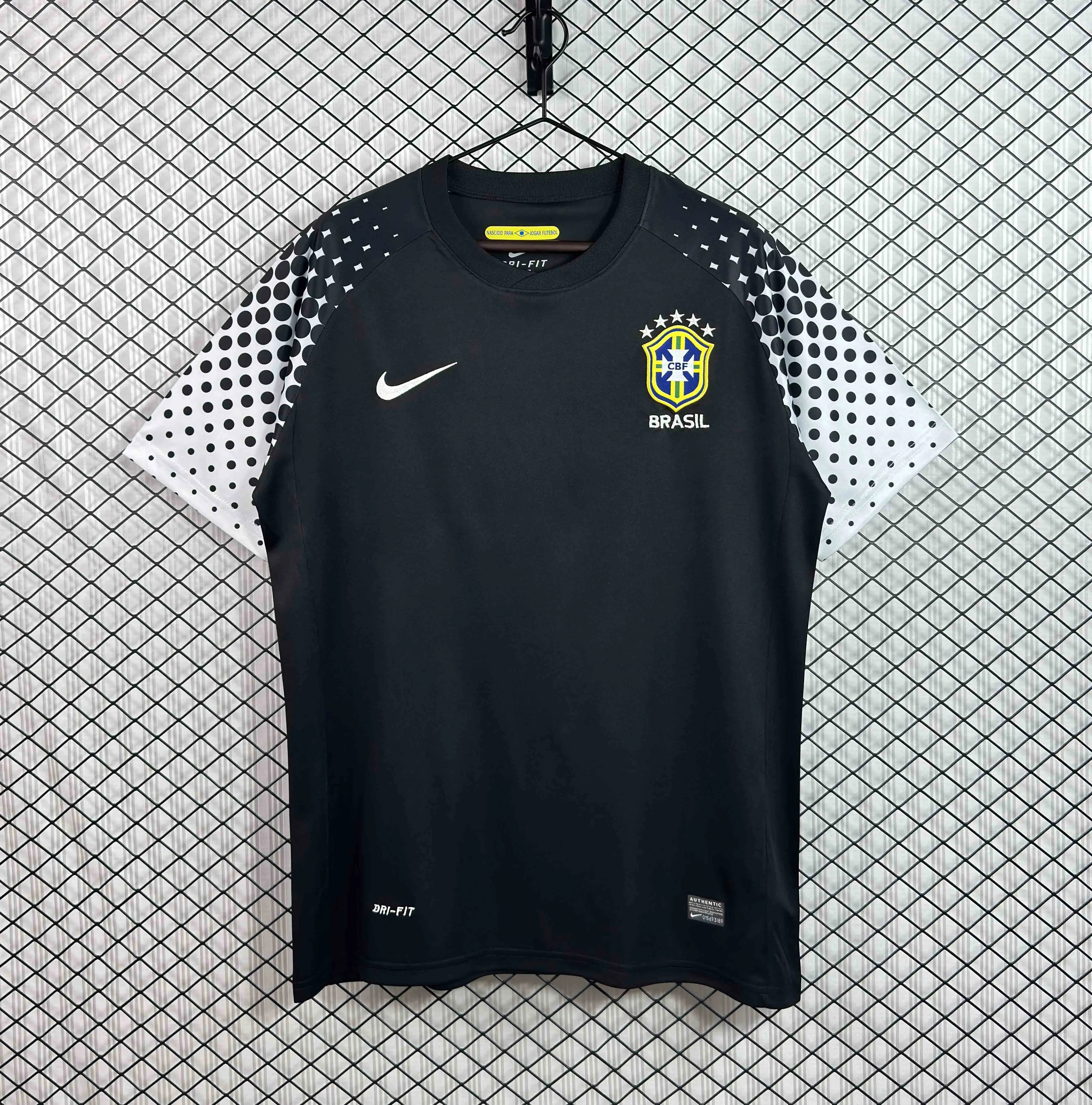 2010 Retro Brazil Goalkeeper Football Shirt 1:1 Thai Quality