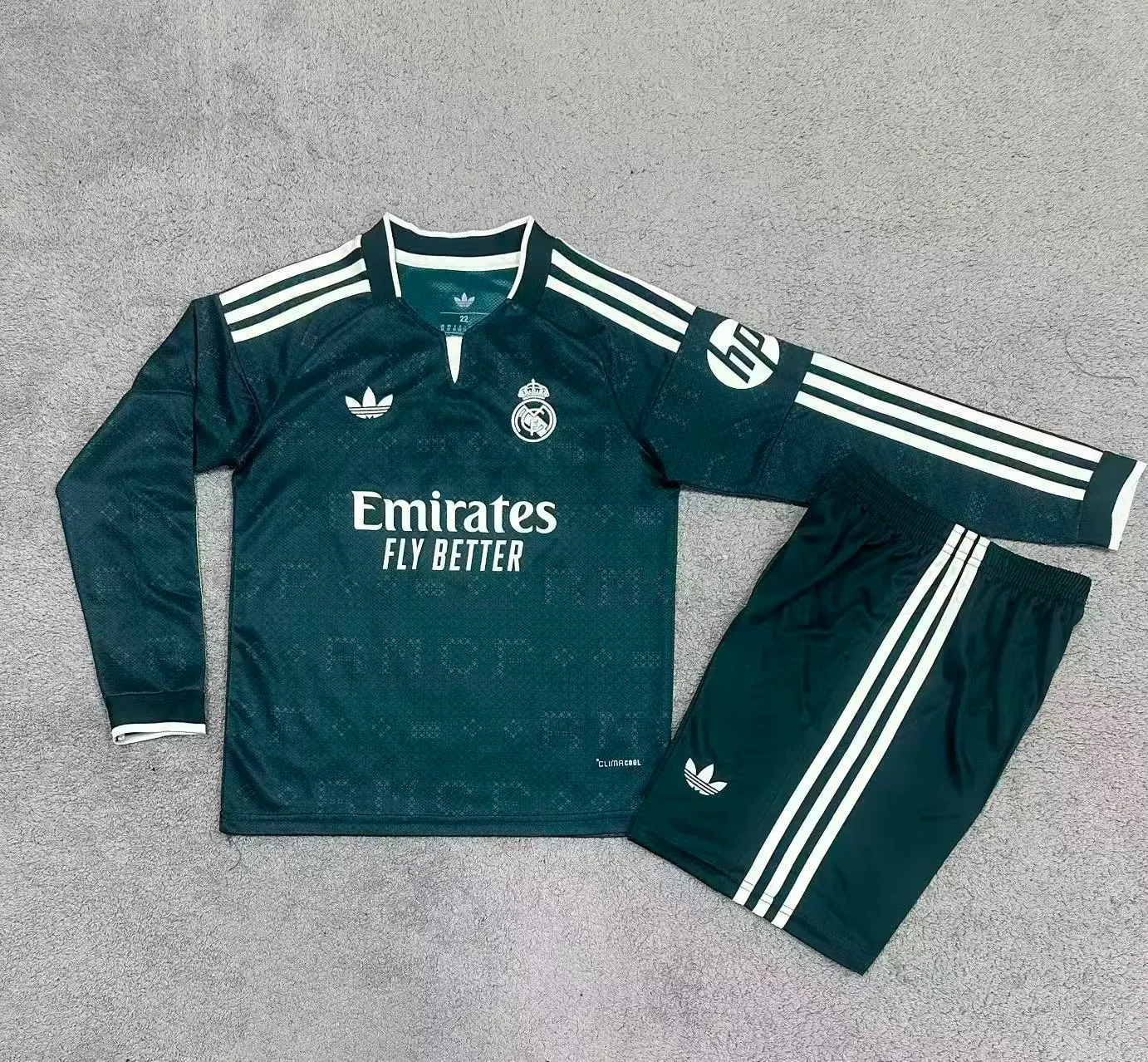 2026/2027 Real Madrid Goalkeepers Long sleeves Football Kids Size 1:1 Thai Quality